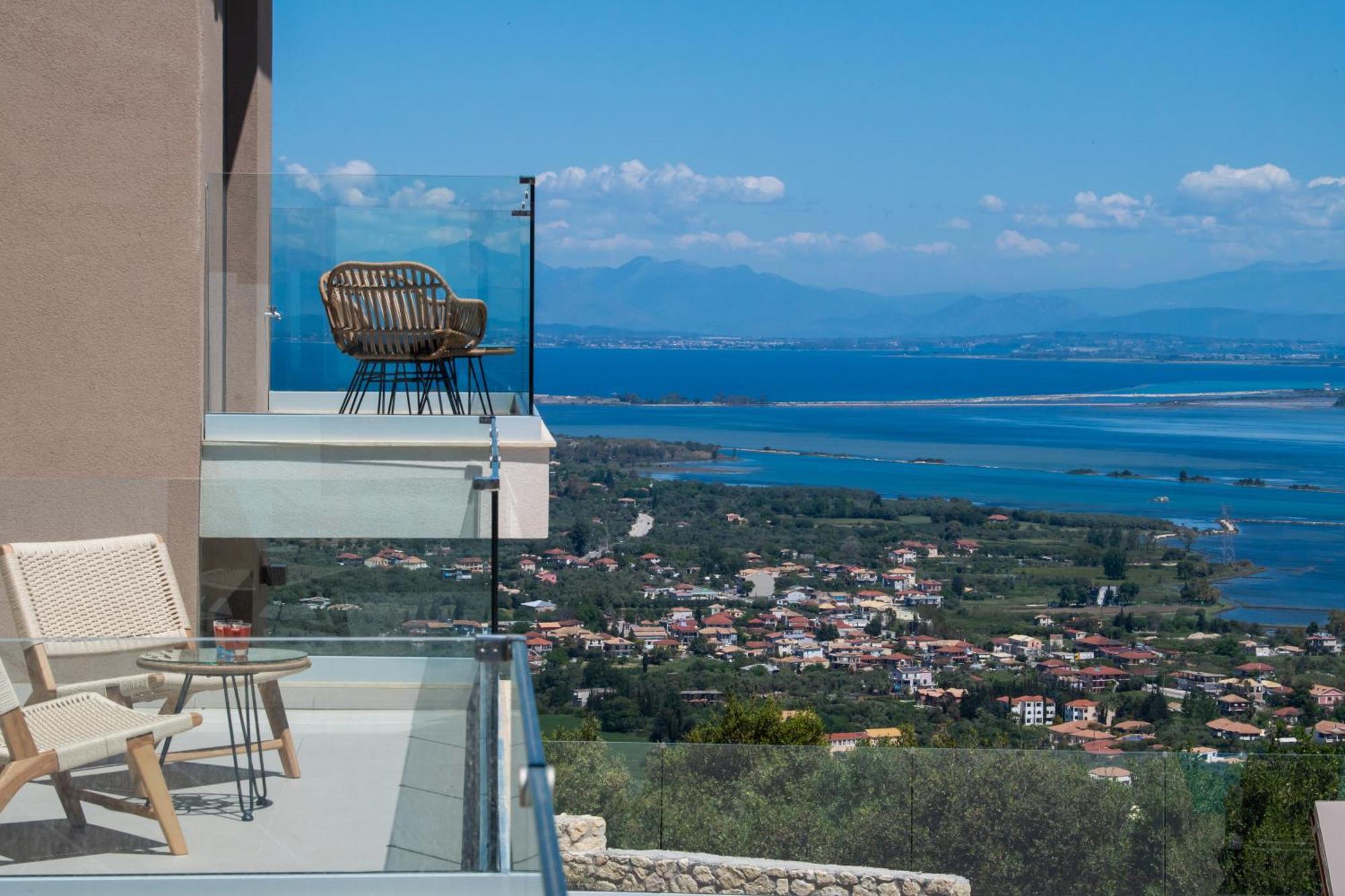 Highview Luxury Suites Katouna Esterno foto